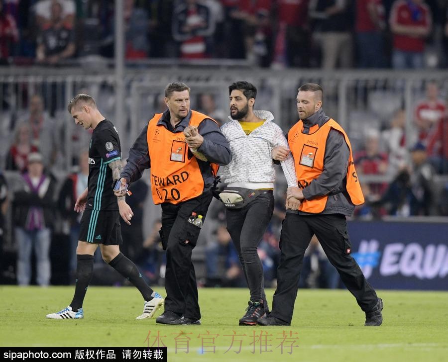 欧冠-拜仁2-2皇马伯纳乌再战 维尼修斯个人双响 欧冠-拜仁2-2皇马伯纳乌再战 维尼修斯个人双响